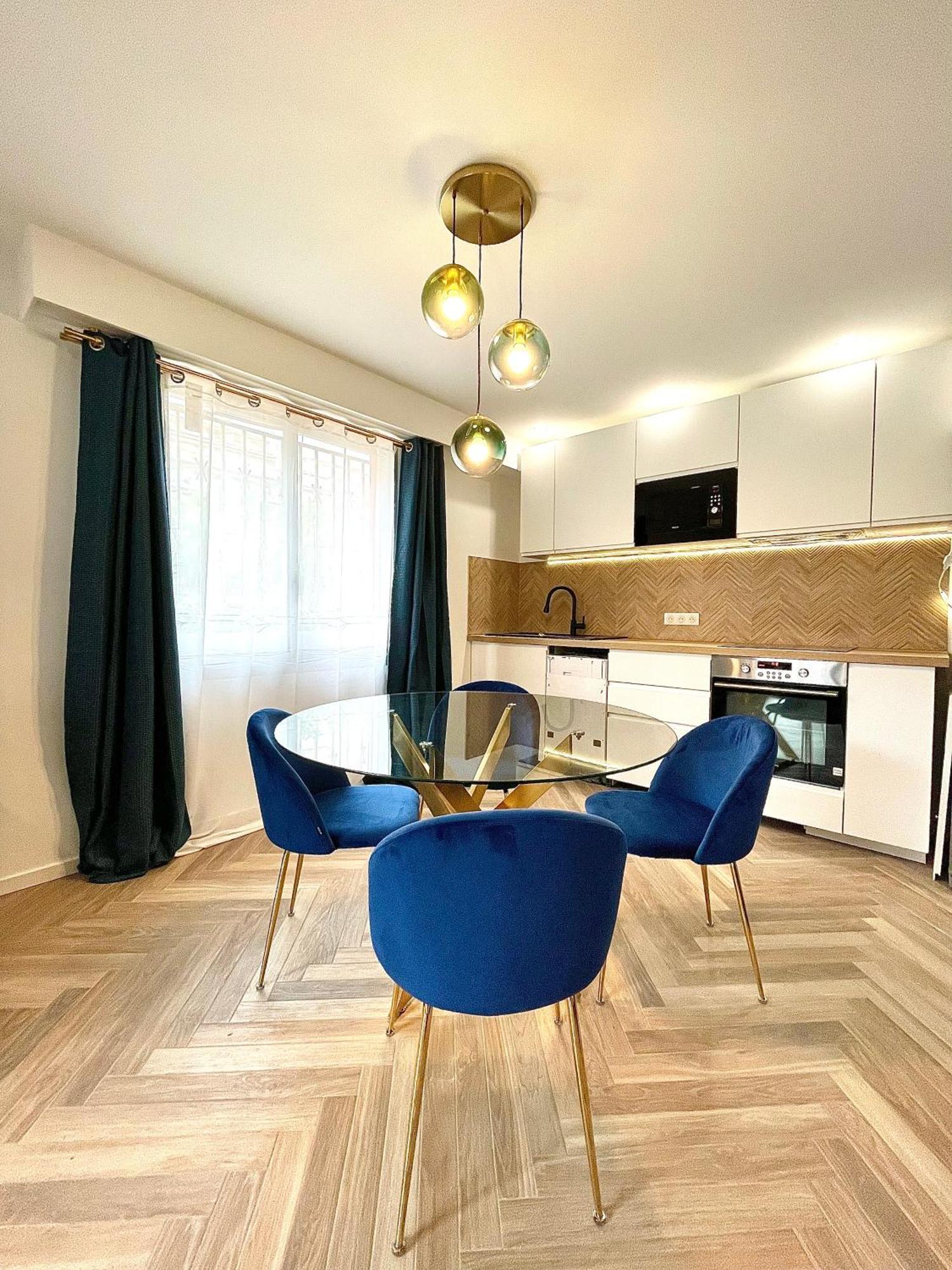 Apartment Bel Port De Avec Terrasse, Parking Nizza
